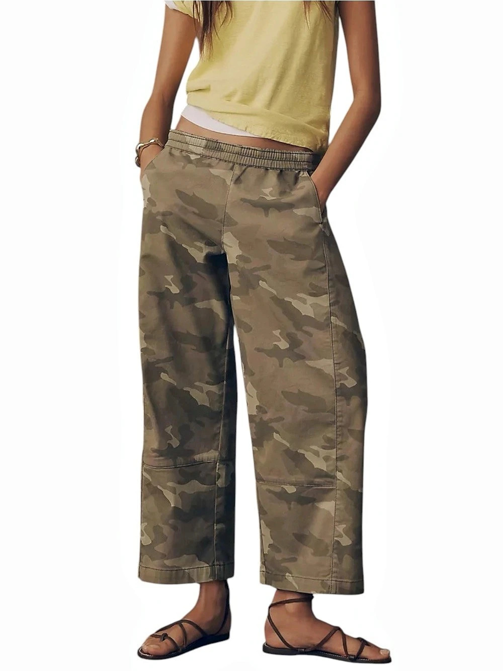 Anthropologie Pilcro Izzie Relaxed Printed Pull On Barrel Pants size M in Camo